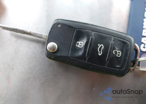 2015 Volkswagen Beetle 1.8T Classic из США, поврежденный, VIN 3VWF17AT1FM607438